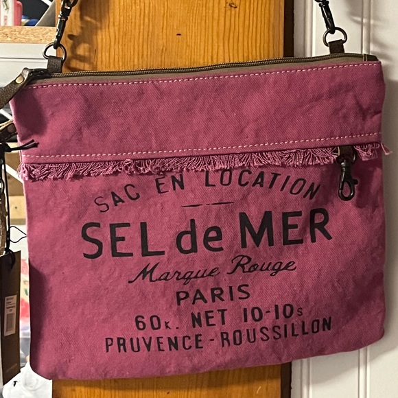 Purse new with tags - Picture 1 of 5